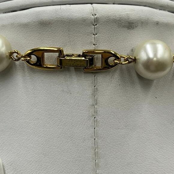 Napier Vintage Vintage Beaded Faux
Pearl Gold Tone Long Faux Station Necklace - Picture 6 of 9